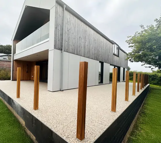 resin-bound-gravel-wrap-around-patio-cornwall-devon